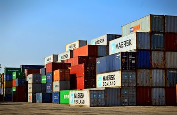 DockerでCouldn't connect to Docker daemonが出る場合の原因と解決方法のサムネイル